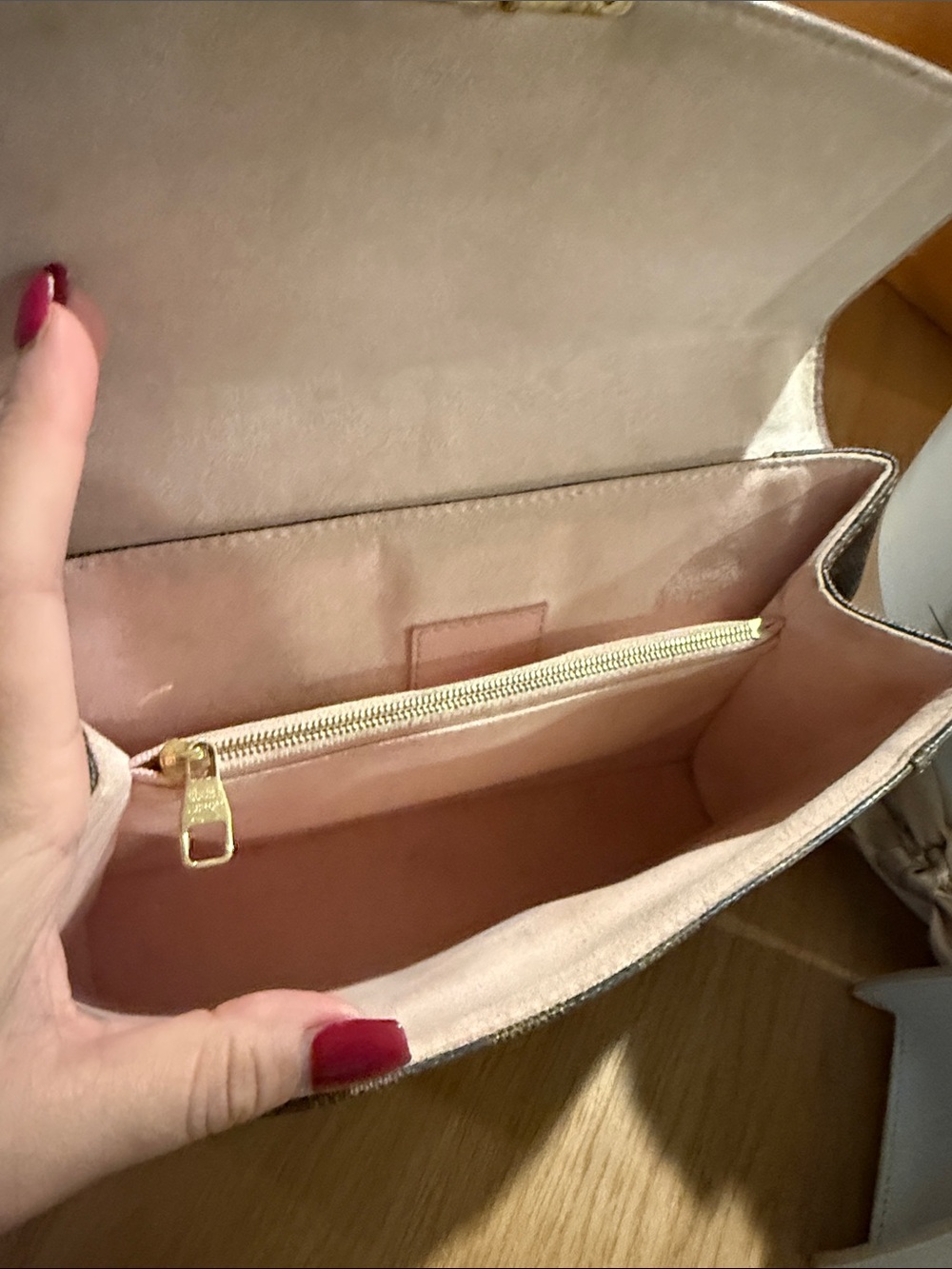 Louis Vuitton Damier Ebene Caissa Clutch/Shoulder Bag with Pink Trim and Gold - Picture 4 of 7